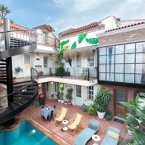 Pop Hotel